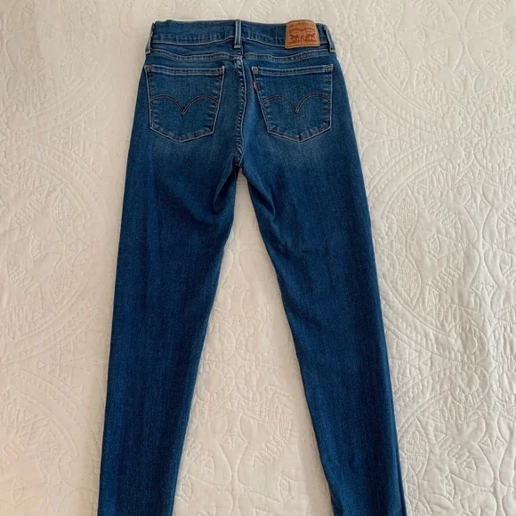 Levi's Super Skinny Jean - Picture 3 of 5